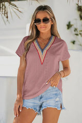 Roze Top met V-Hals en Korte Mouwen