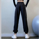 Moderne joggingbroek met relaxte pasvorm en verstelbare tailleband