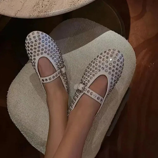 Chique flats met mini verstelbare band en gesp aan de zijkant