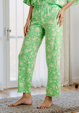 Groen gekleurde bloementop en pyjamaset