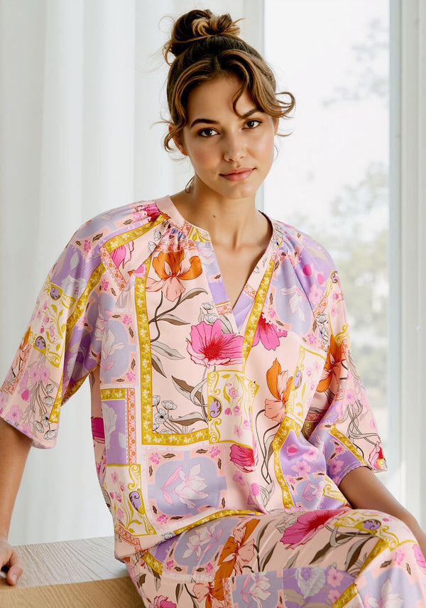 Roze Satijnen Pyjamaset met Bloemenprint