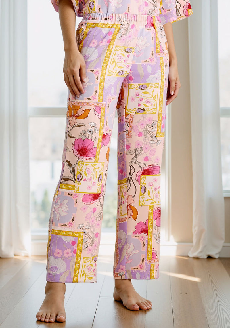 Roze Satijnen Pyjamaset met Bloemenprint