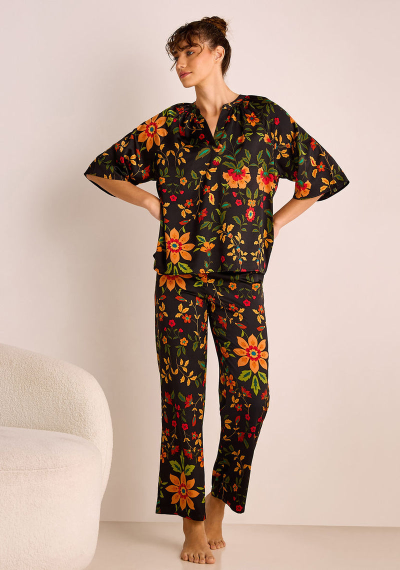 Zwart Satijnen Pyjamaset met Gele Bloemenprint