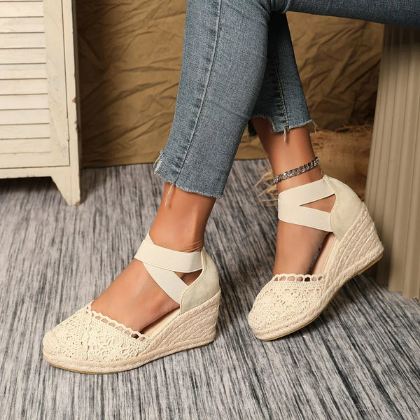 Elegante sleehak sandalen met open teen en enkelbandje