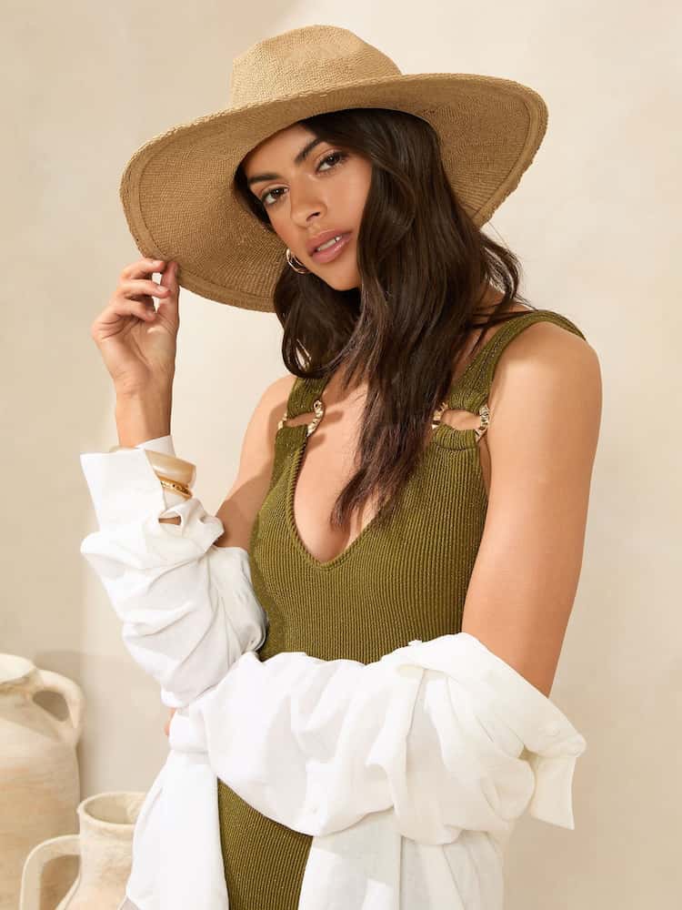 Grote zachte raffia Fedora hoed
