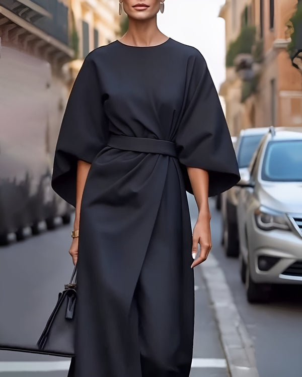 Minimalistische luxueuze jurk met riem