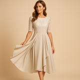 Flowy midi jurk met korte mouwen en hoge tailleband